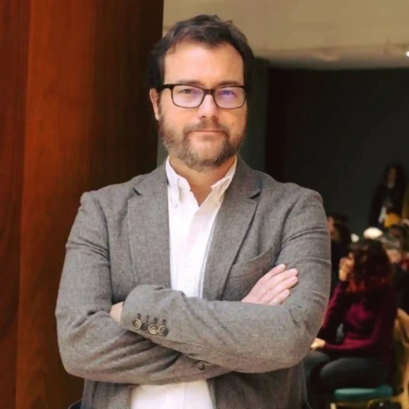 Israel Campos Méndez, autor del libro Mitra: Un dios de Oriente a Occidente