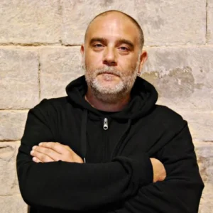 Retrato del autor Óscar Fábrega.