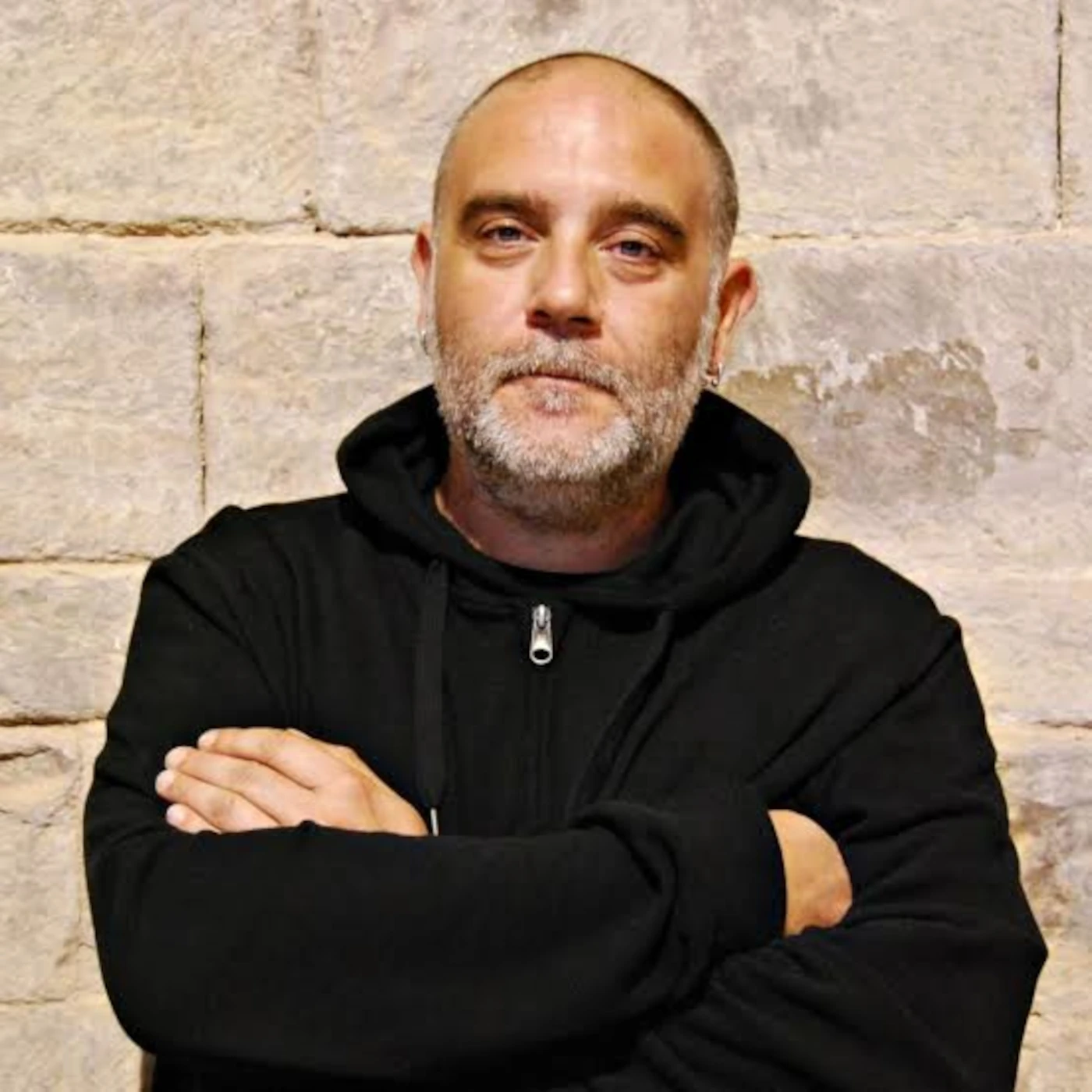 Retrato del autor Óscar Fábrega.