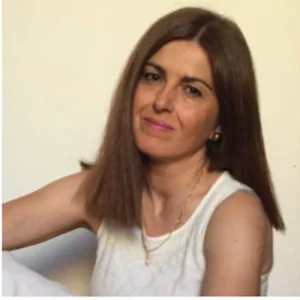 Retrato de la escritora y neuropediatra Raquel Doncel, autora de Los Hijos de Juan.