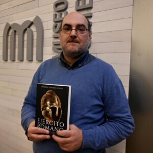 Xerardo Torrado Agulla autor del libro Ejército Romano